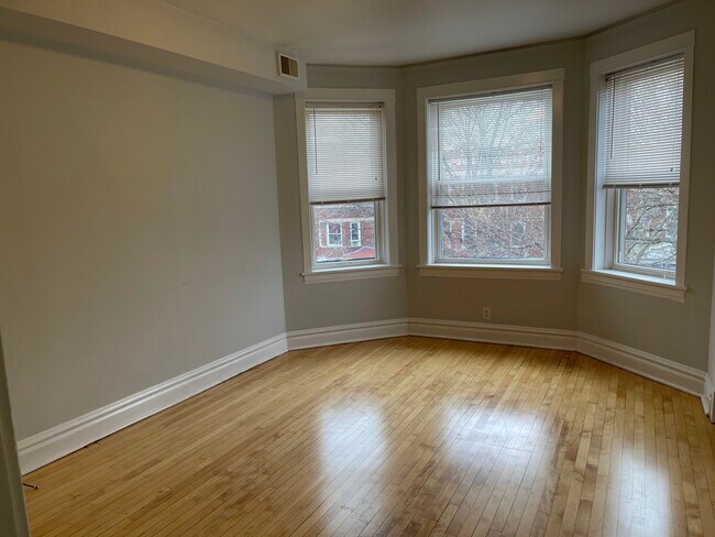 Building Photo - 3083 N Davlin Ct