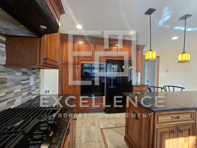 Foto del edificio - 3087SF 2 Story 5/2.5 House - Community Cab...