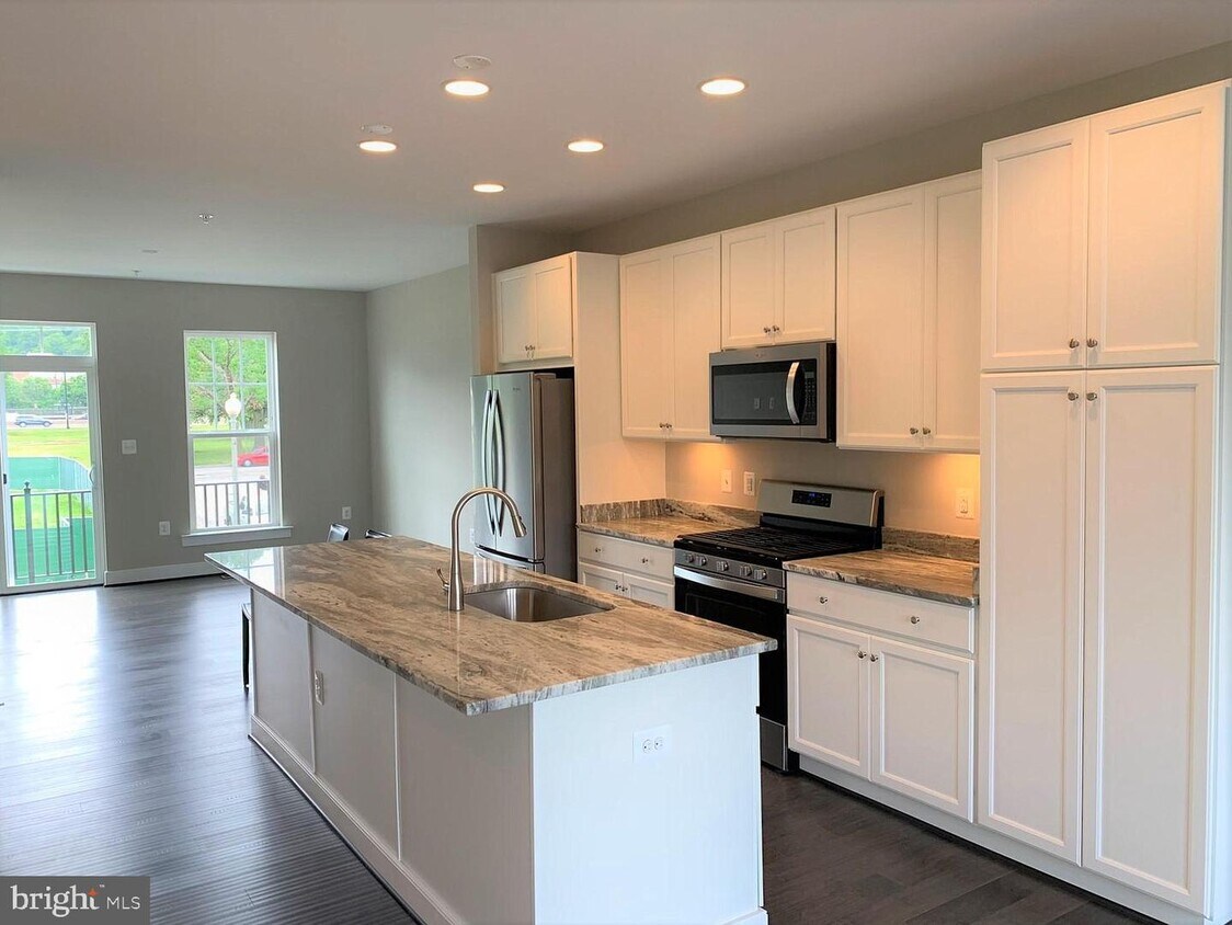Primary Photo - 703 Parkside Pl NE