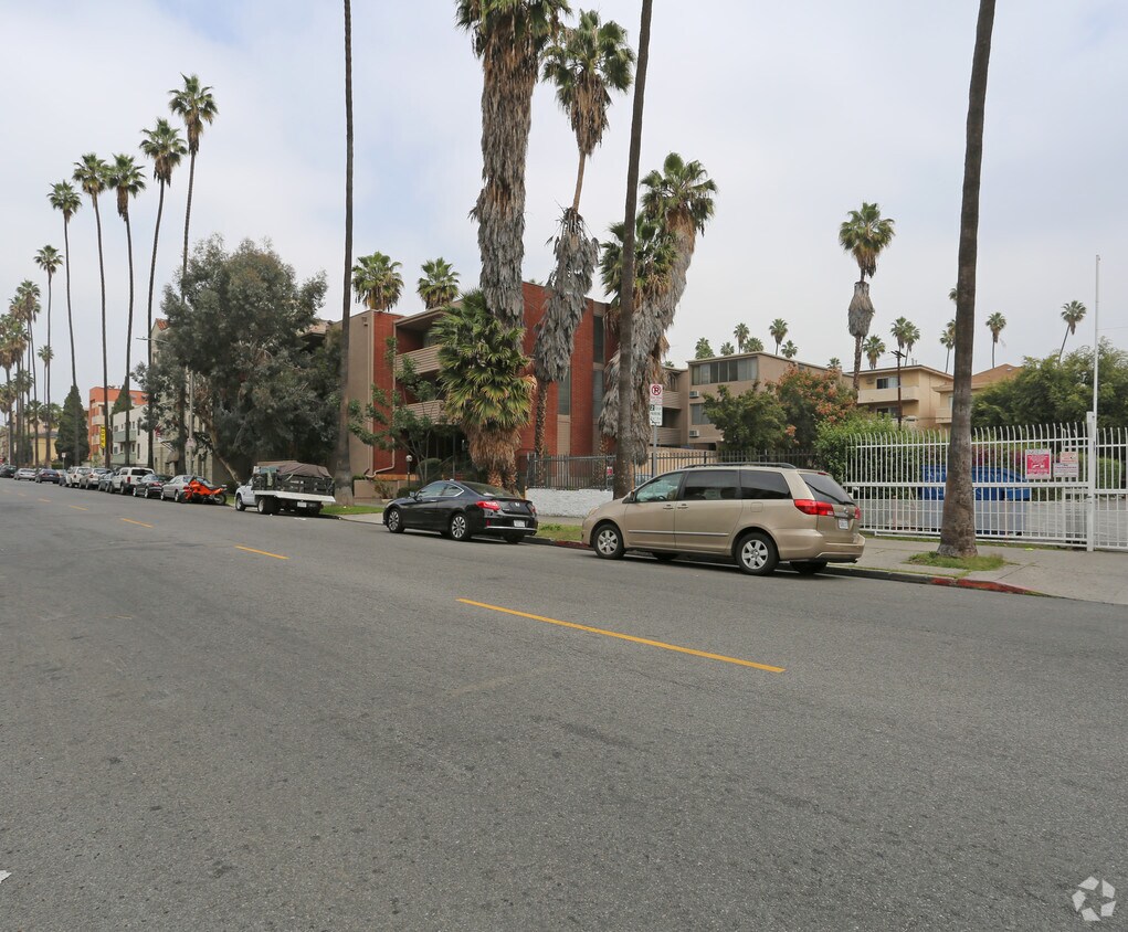 Foto del edificio - 542 S Mariposa Ave
