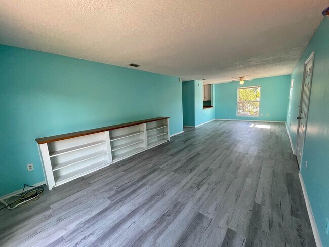 Building Photo - 203 9th St