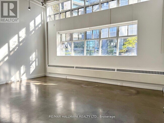 Photo du bâtiment - 1173 Dundas St E