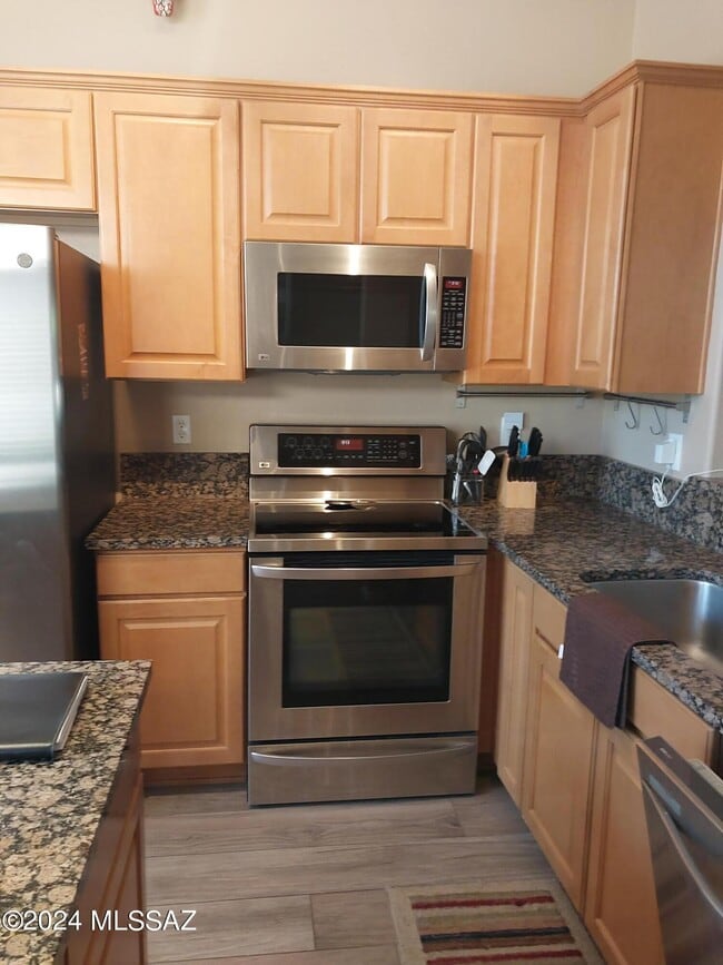 Building Photo - 9674 E Country Ct