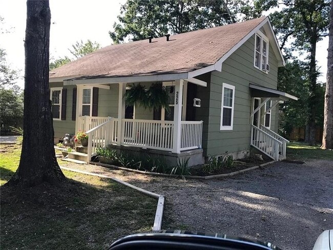 Building Photo - 235 Addington Dr