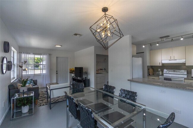 Building Photo - 518 NW 94th St