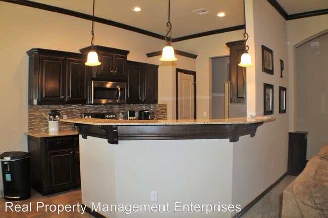 Building Photo - 3 br, 2 bath House - 4904 SW 122nd Terr