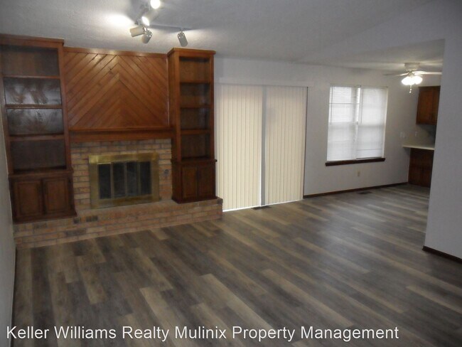 Building Photo - 3 br, 2 bath House - 1807 Oakhollow Drive