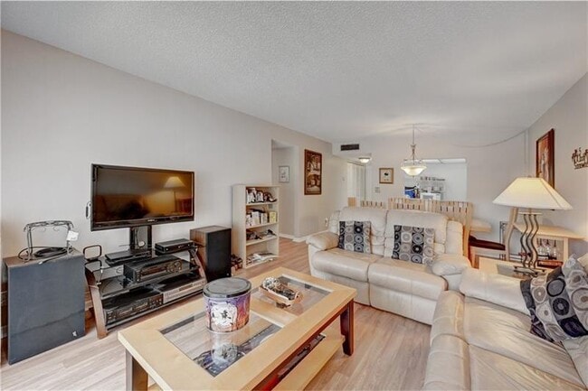 Foto del edificio - 4150 NW 90th Ave