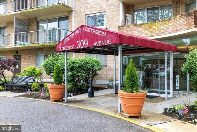 Foto del edificio - 309 Florence Ave