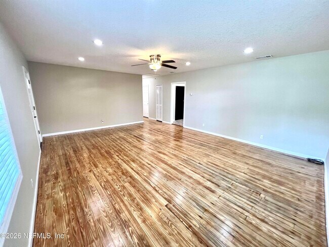 Foto del edificio - 804 W 2nd St