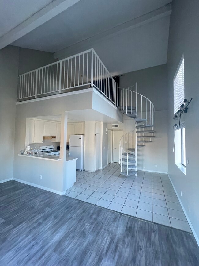 Building Photo - 27646 Nugget Dr