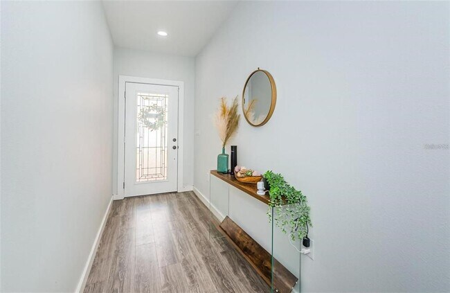 Building Photo - 1954 Freedom Dr