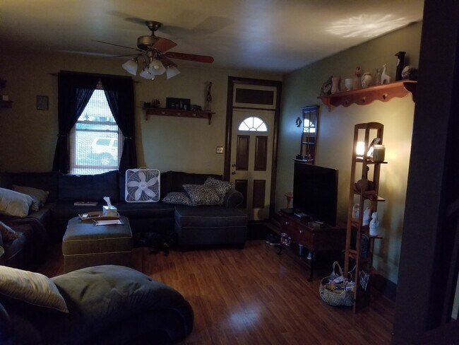 Foto del edificio - 133 N Walnut St