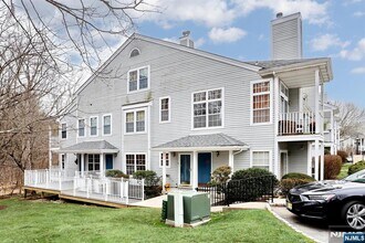 Building Photo - 1141 Hyde Park Ct