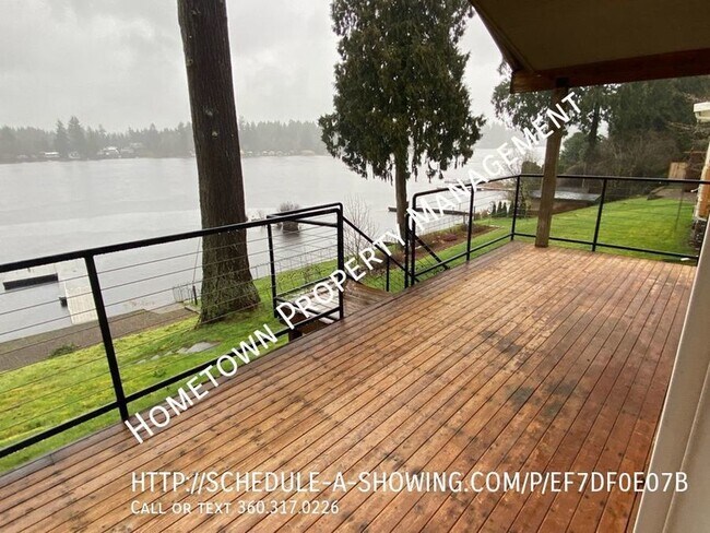Foto del edificio - Waterfront Rambler on Pattison Lake! Avail...