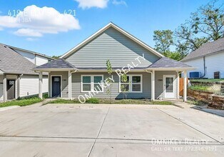 Building Photo - 419 E Elm St Building Photo - 419 E Elm St