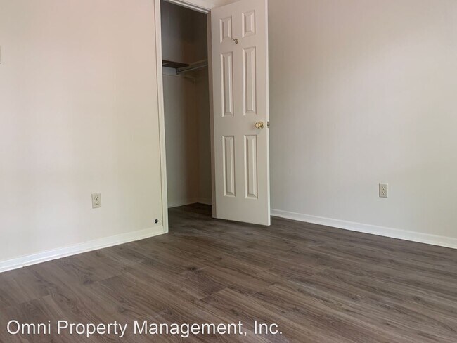 Building Photo - 2 br, 1.5 bath House - 3104 WESLEY CT.