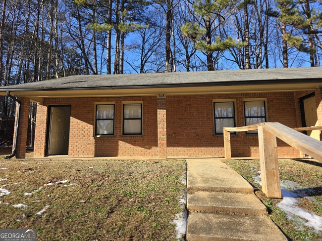 Building Photo - 308 Tanglewood Dr