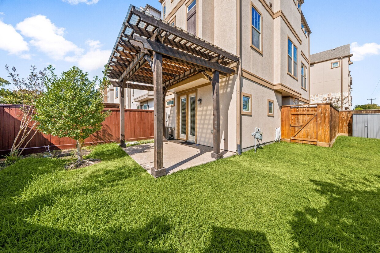 Foto del edificio - 6703 Highclere Manor Ln