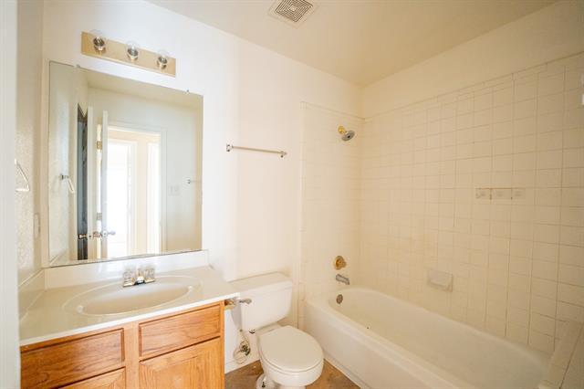 Building Photo - 515 Starling Dr