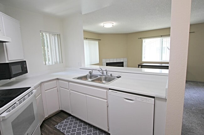 Building Photo - 7575 Charmant Dr