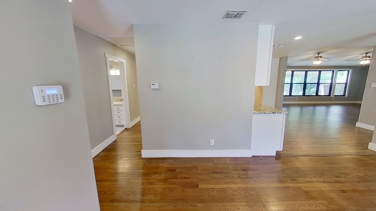 Photo - Beautifully updated Northwood home near No...