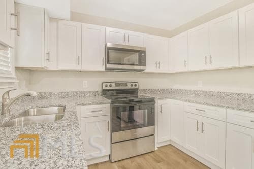 Building Photo - 3338 Moravia Dr