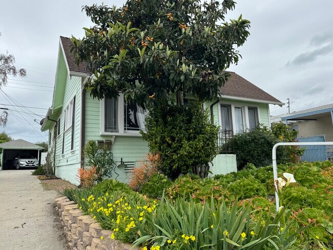 Foto del edificio - 3635 Greenfield Ave