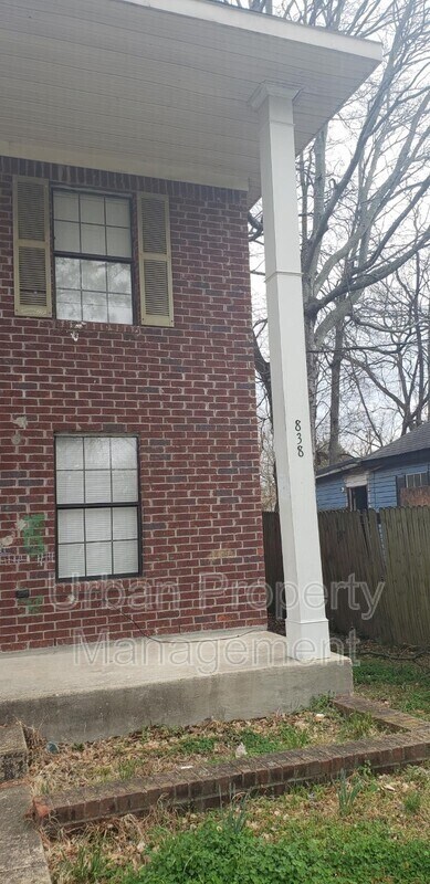 Foto principal - 838 Randle St