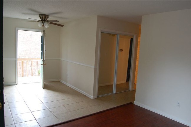 Building Photo - 148 Angela Dr