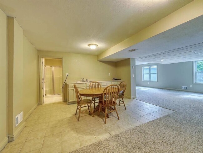 Foto del edificio - 2860 Pleasant Valley Ave