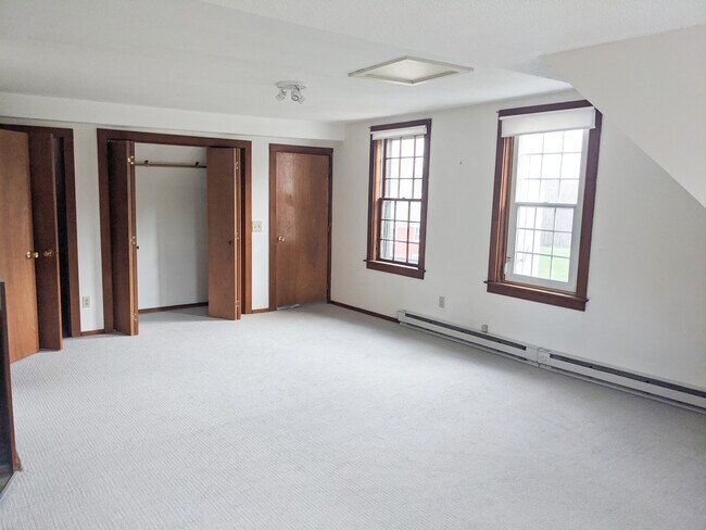 Building Photo - 1252 County Rd