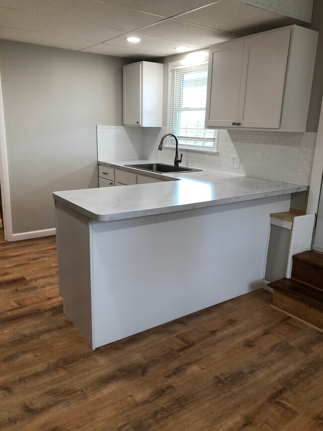 Building Photo - 93 W Main St