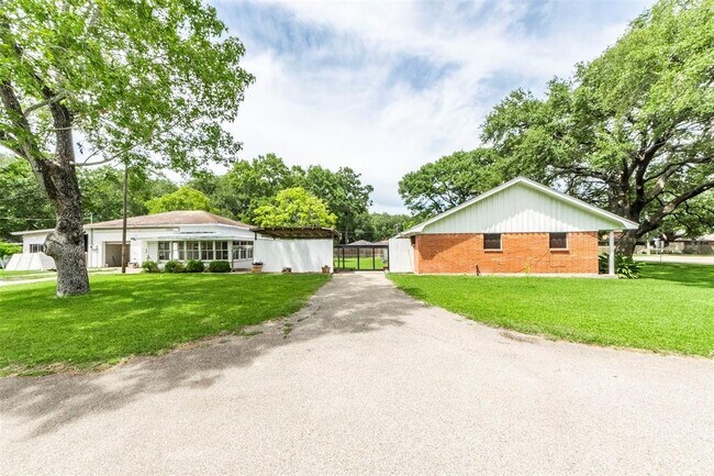 Foto del edificio - 11 S Amburn Rd