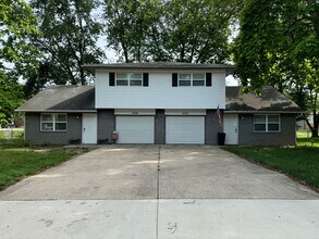 Building Photo - 4324 W Bethany Dr