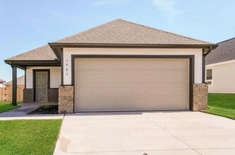 Building Photo - 1905 Crimson Lake Blvd