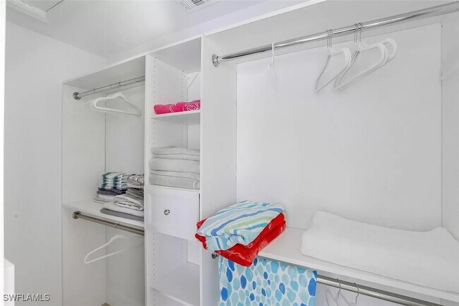 Foto del edificio - 775 Hampton Cir