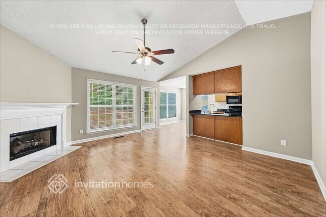 Foto del edificio - 3933 Edgebrook Dr