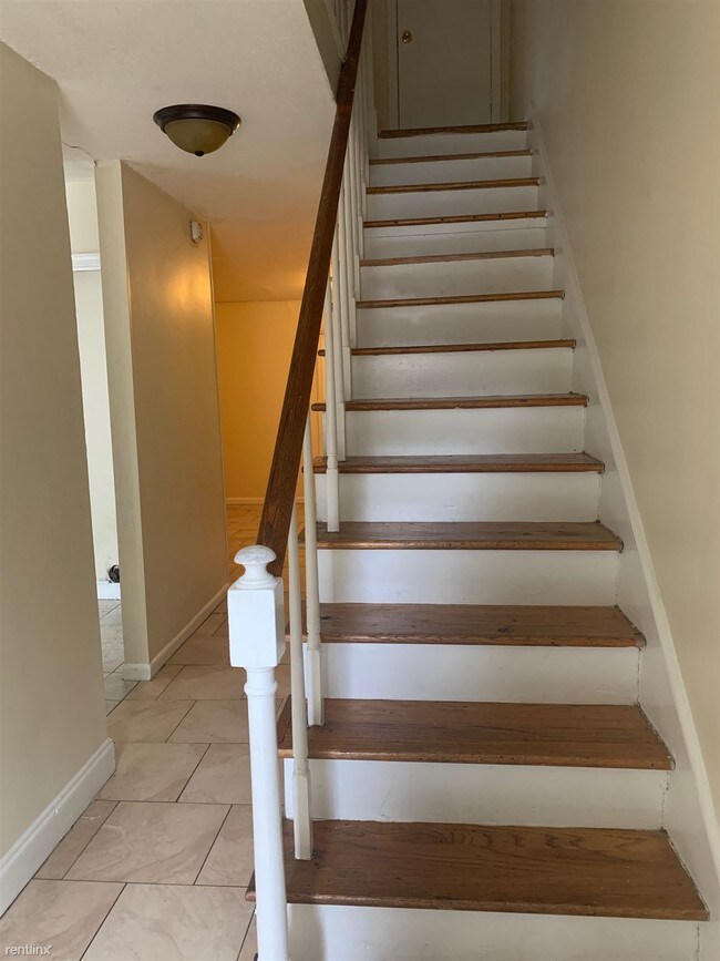 Building Photo - 3 br, 2 bath Duplex - 3754 Firethorne Driv...