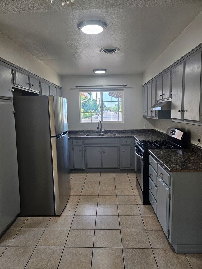Building Photo - 3 bed 2 bath Live Oak