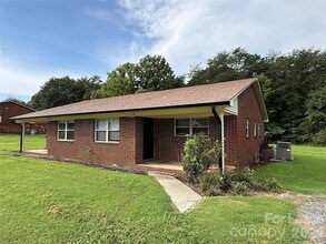 Building Photo - 1773 River Rd