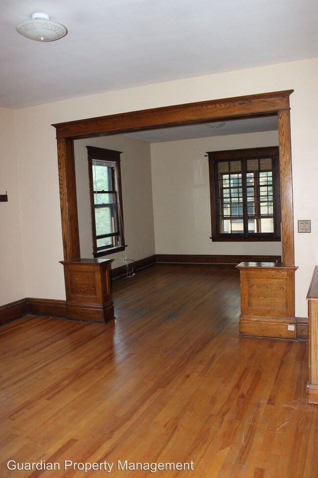 Building Photo - 1408 W 28th St