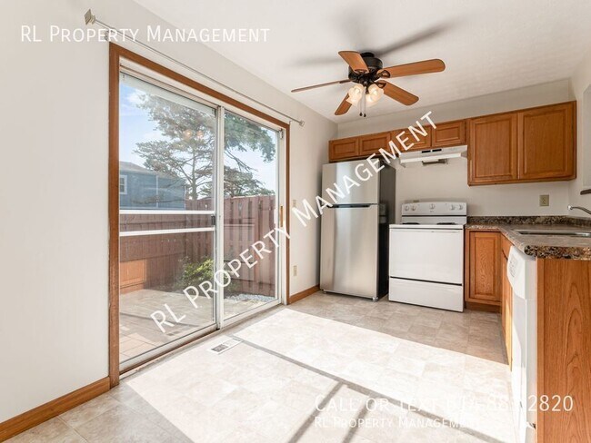 Building Photo - WAIVED APPLICATION FEE WITH APPROVED APPLI...