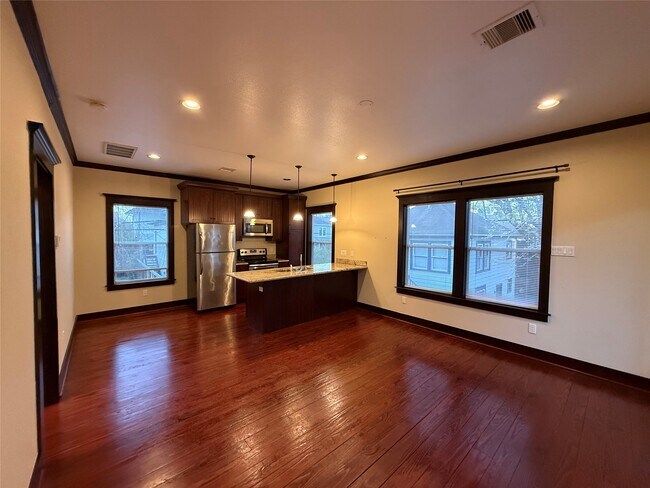 Foto del edificio - 334 W 22nd St