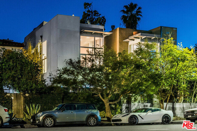 Foto del edificio - 552 Grand Blvd