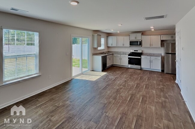 Building Photo - 2140 Redstone Dr