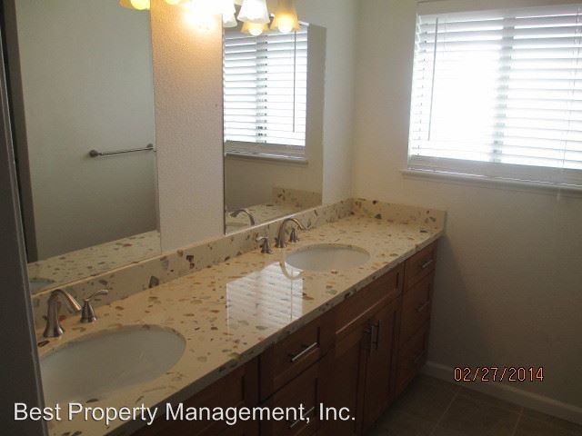 Building Photo - 3 br, 2.5 bath House - 4040 Sunset Terrace