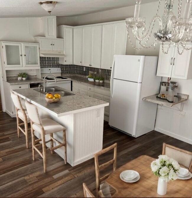 Building Photo - 6600 AR-171