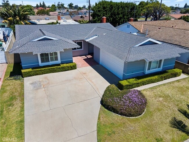 Building Photo - 6061 Dundee Dr