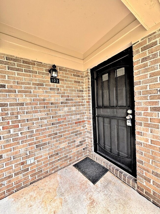 Building Photo - HOUSE FOR RENT - DECATUR NE